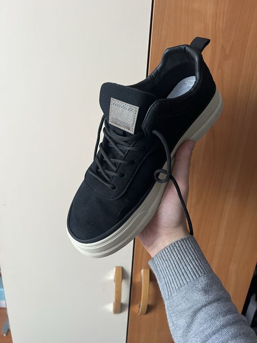 Продам кеды осень - весна 43р