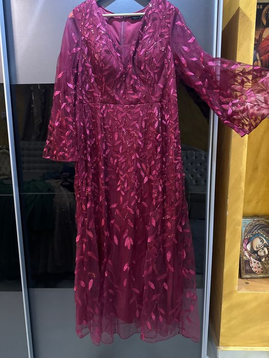 Офицялна ефекна рокля