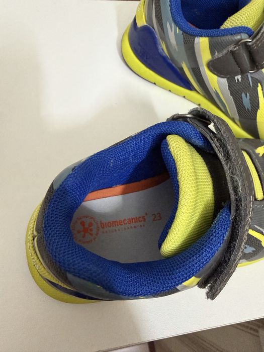 Продается детская обувь