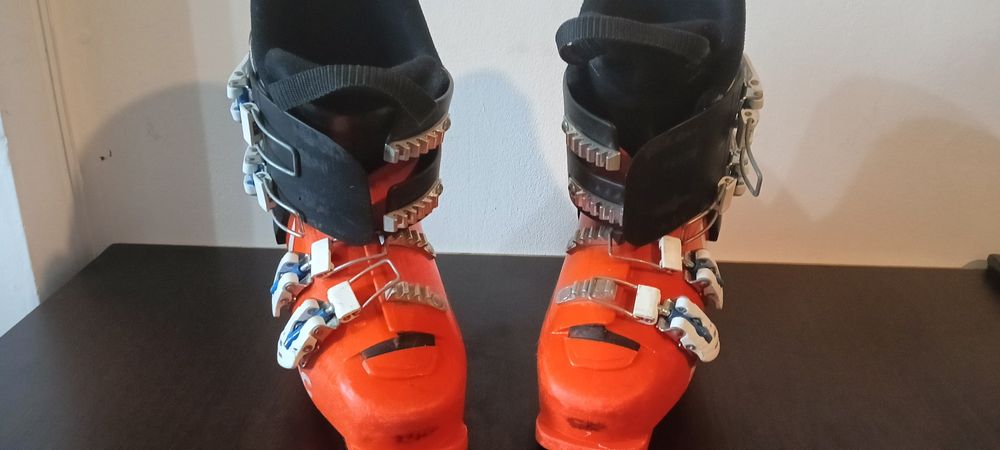 Vand clapari Atomic Silver si Atomic Waymaker Jr R 4