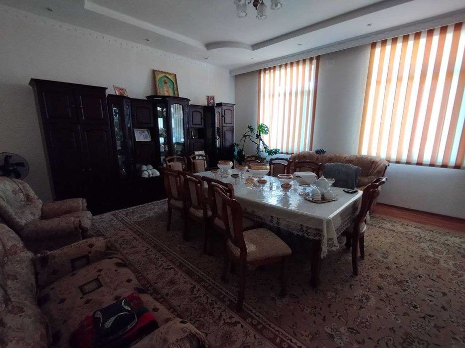 Сиз излаяткан ажоиб хонадон!!