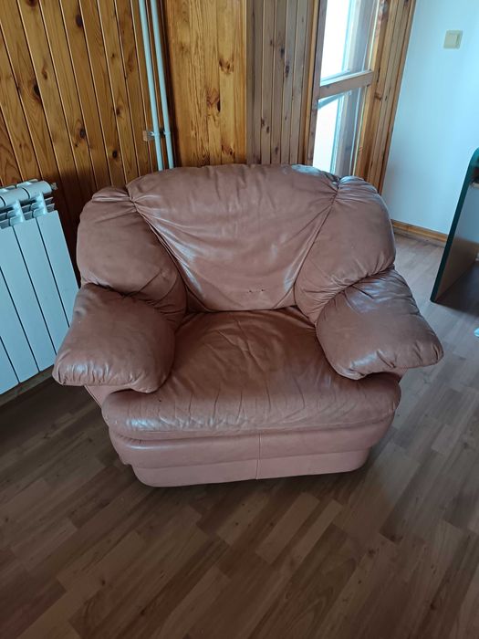 Продавам два дивана и два фотьойла