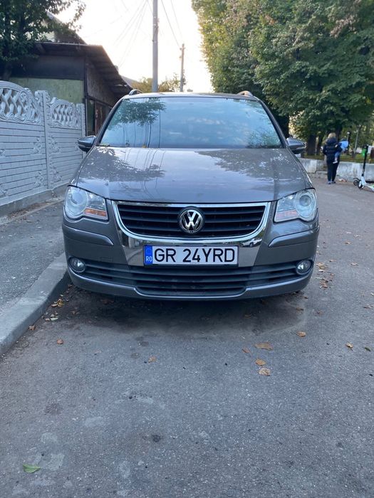 VOLKSWAGEN Touran 2009