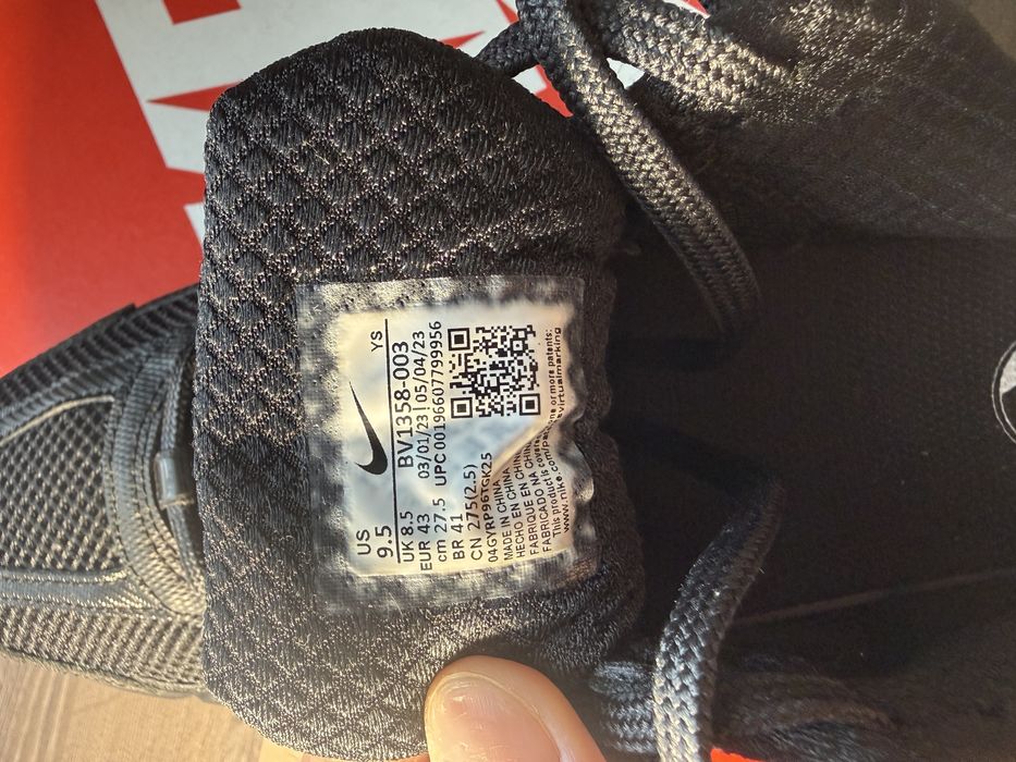 Nike Zoom Vomero 5 "Triple Black" - Mărimea 43 (24,5cm) - Originali