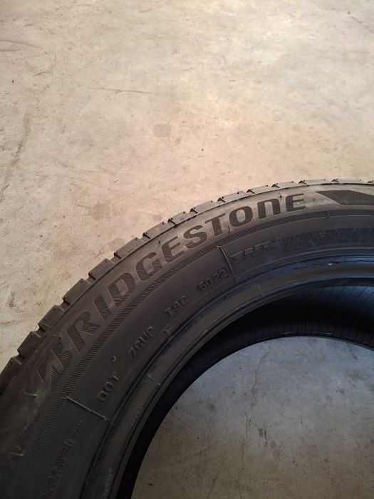 2 Anvelopele m+s 225 55 r17 Bridgestone