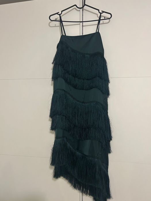 Зелена рокля с ресни