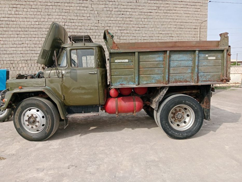Самосвал  зил 130