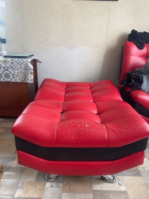 Два кресла б/у в хорошем состоянии