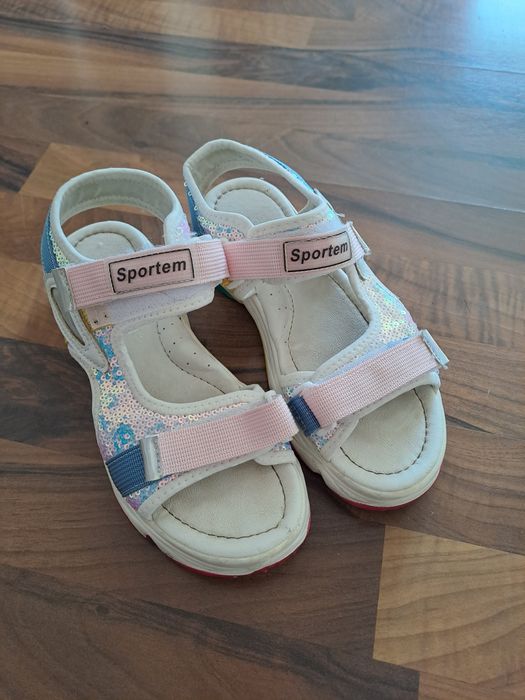 Продам сандали летние