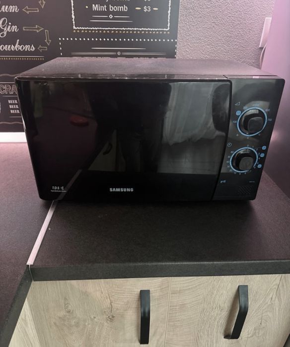 Cuptor cu microunde Samsung GW711K-B, 20 l, 750 W, Grill, Mecanic,