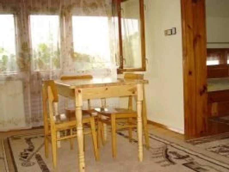 Отдавам под наем етаж от къща във Велинград – 100 кв.м, 4 стаи