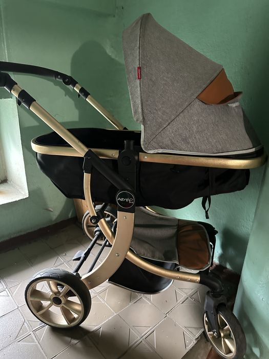Коляска продам срочно