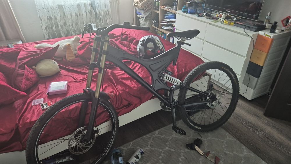 Dezmembrez bicicleta full suspension, specialized enduro 2005