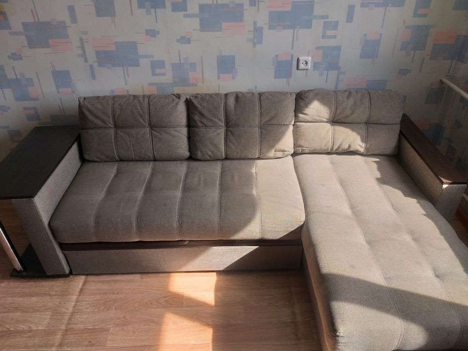 Продаётся диван в хорошем состоянии