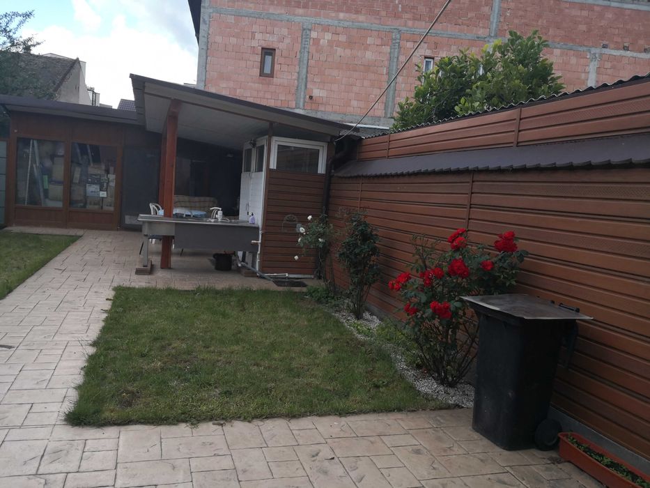 Dau in chirie garsonieră în casă, Satu Mare, zonă centrală,