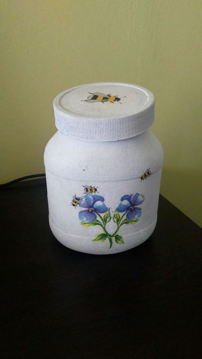 Буркани декорирани с техника декупаж