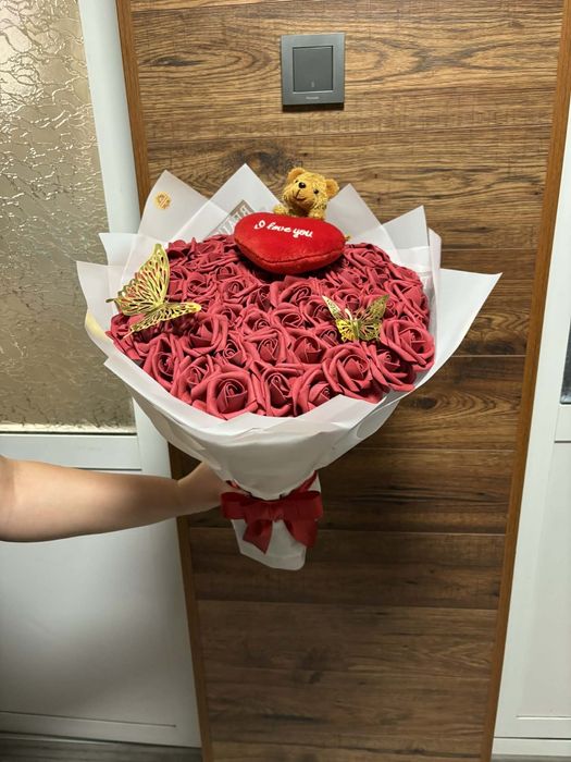 Наличен букет от фоамени рози