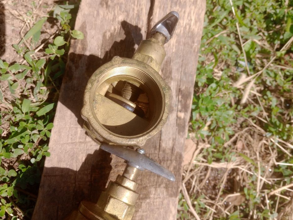 Продам кран латунный