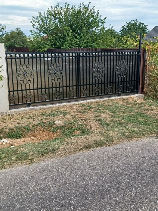 Porți gard.mana curentă.balcon