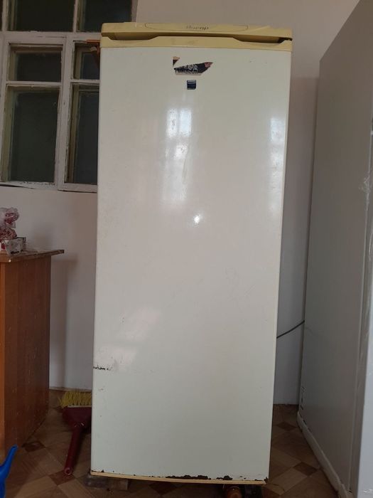 Холодильник продаётся