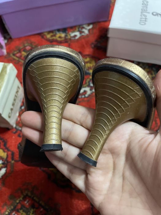 Женская обувь. Аёллар оёк кийими