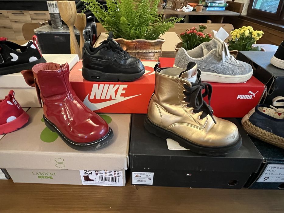 Детски маратонки и зимни боти