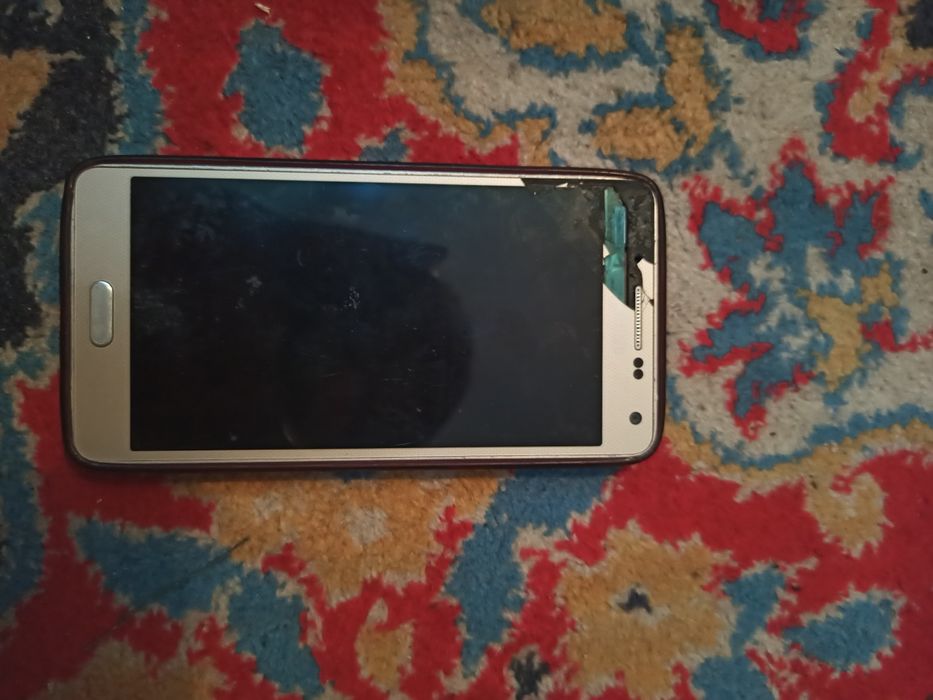 телефоны на запчасти