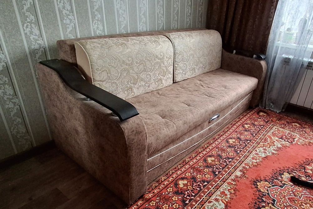 Продам диван в отличном состоянии