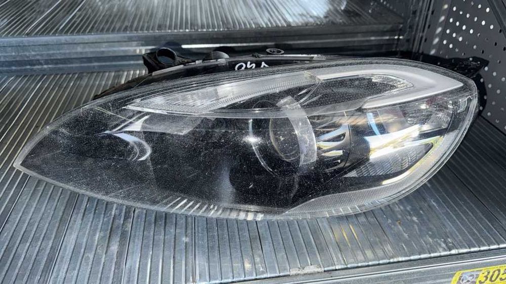 Far stanga XENON Volvo V40 2012-2018 complet cod 31420007