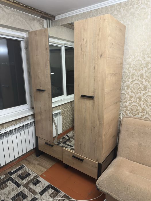 Мебель, кровать и шкаф с матрасом