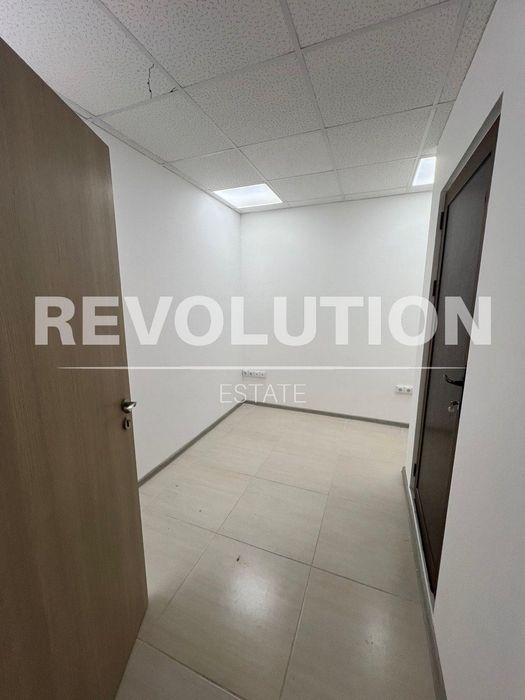 Дава се под наем Офис в Варна, Трошево - 120 кв.м за 897.6 € - Снимка #3