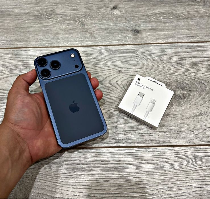 iPhone XR 128GB в корпусе 17 PRO