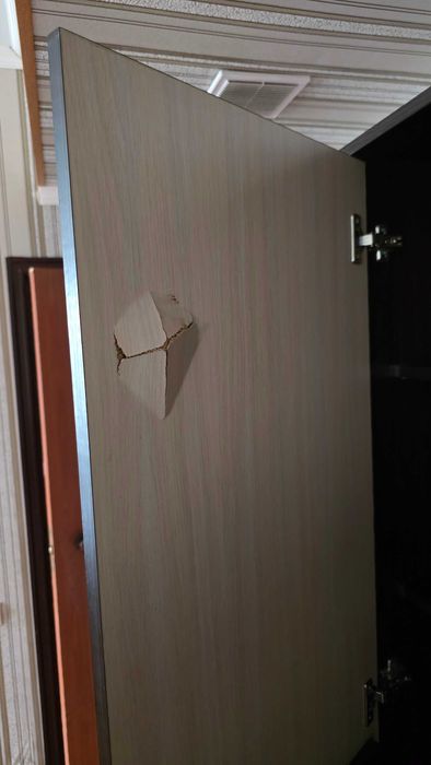 Продам Шкаф срочно