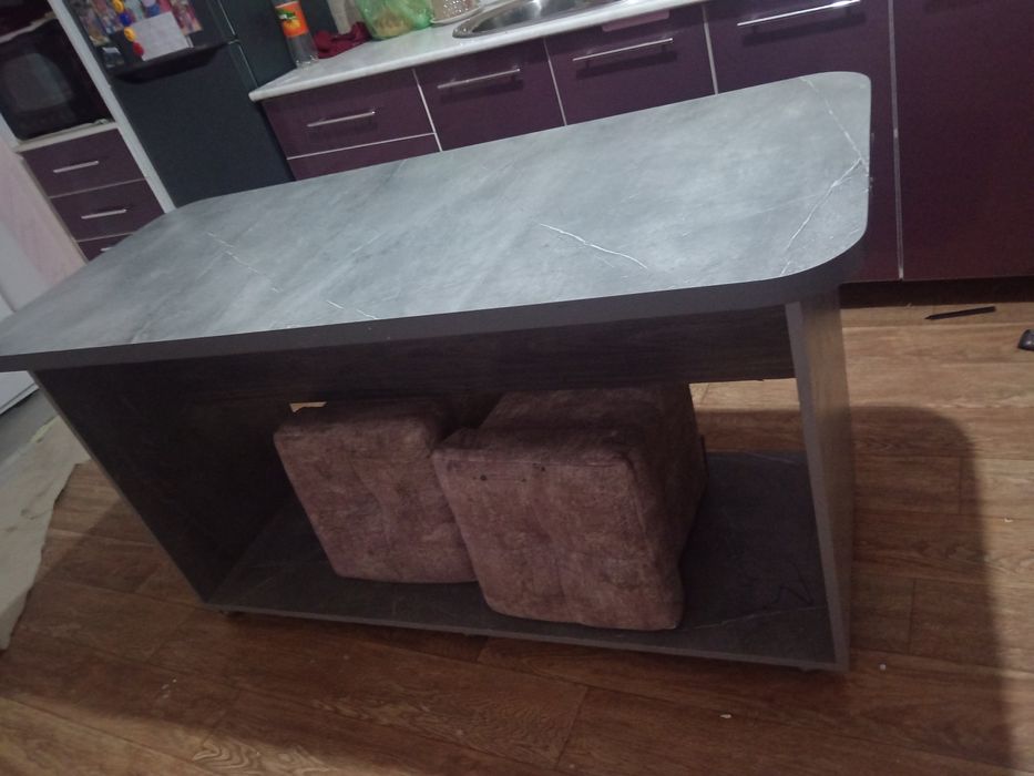 Стол сотилади гилдиракли