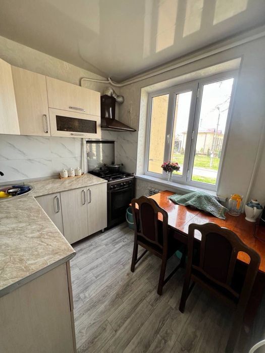 Продаётся 1 ком на ОКТЯБРЕ