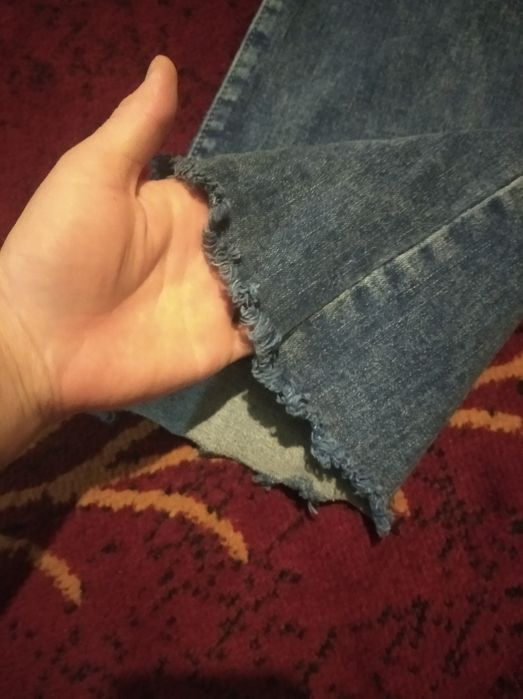 Jinsi shim, kofta, yubka har biri 100ming soʻmdan. Holati juda yaxshi