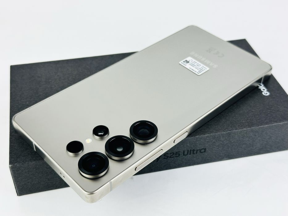 НОВ! Samsung Galaxy S25 Ultra 5G 256GB 12RAM Gray Гаранция!