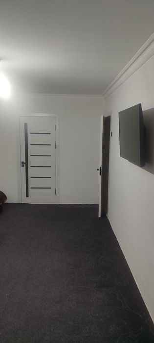 Qorasuda 2 honali uy 1 etaj sotladi ,Тошкент вилояти Корасуда, Продает