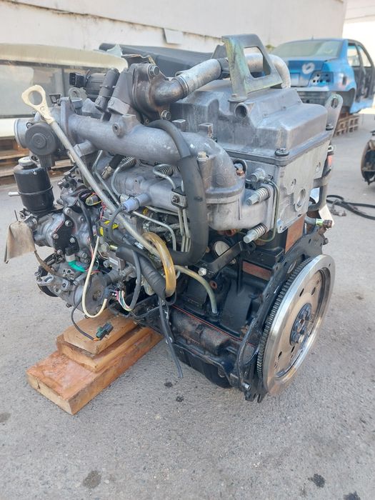 Двигатель 4М41 в разборе