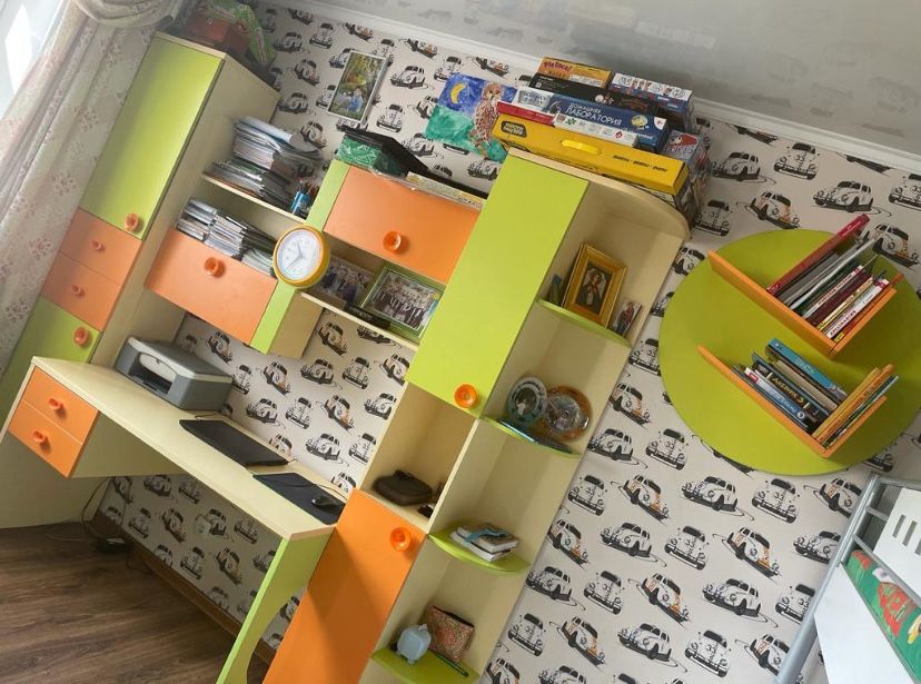 Продам комплект мебели