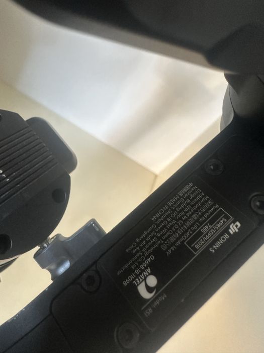 Dji ronin-s стабилизираща стойка за камера