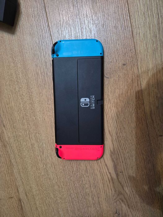 Nintendo Switch OLED 64GB – Stare Impecabilă + Accesorii