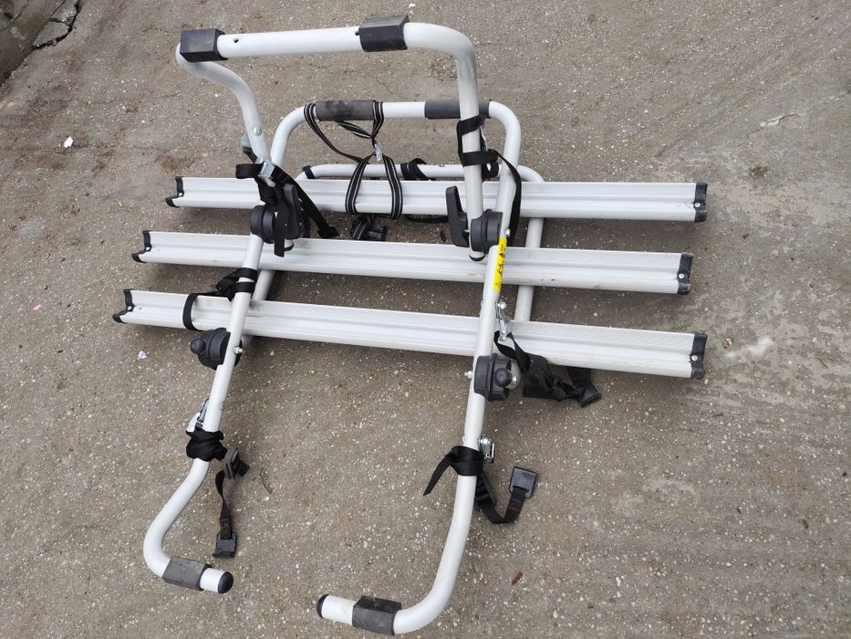 Vând suport 3 biciclete cu prindere pe haion