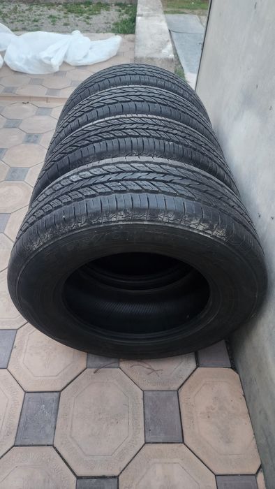 Продаю комплект шин.