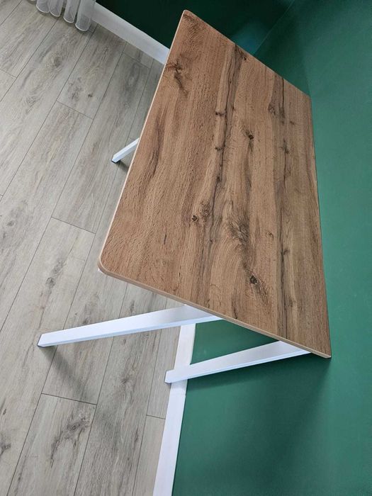 Продам стол в идеальном состоянии