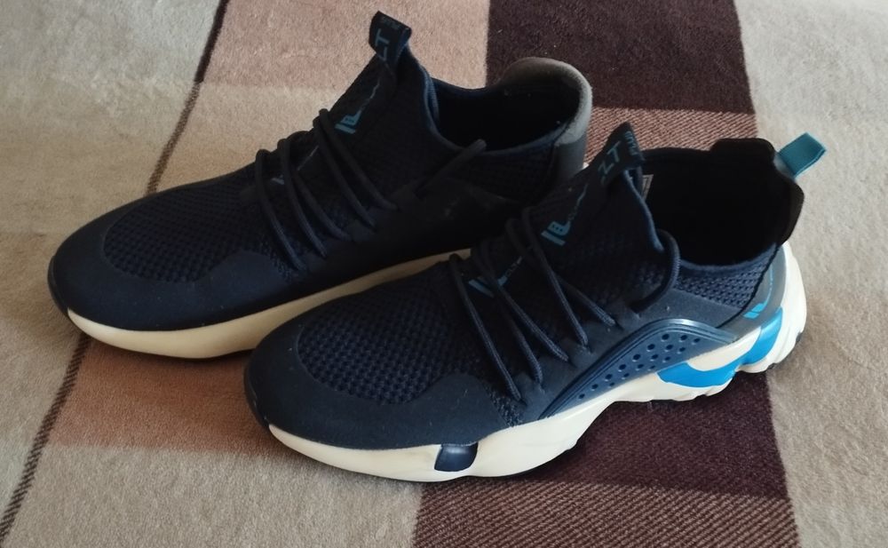 Кроссовки мужские