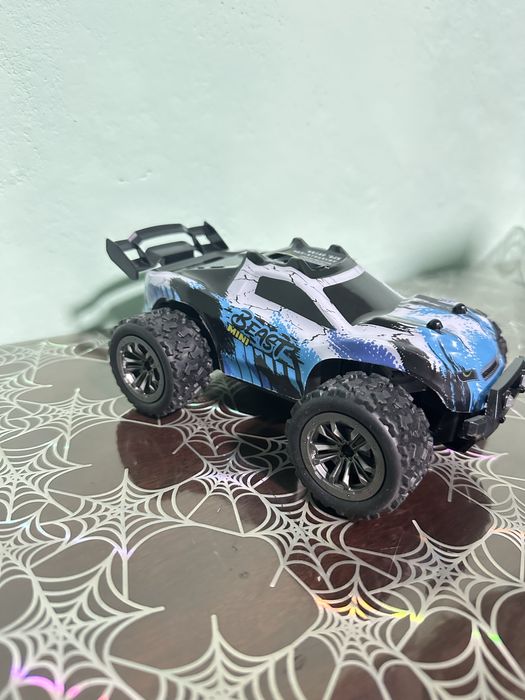 Masinuta beast cu telecomanda