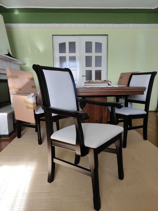 Set 8 Scaune Maiestuos - Eleganță Clasică din Fag Masiv