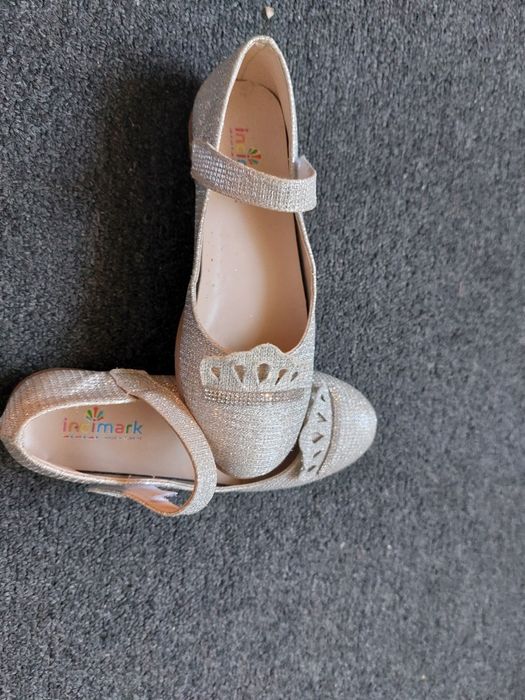 Pantofi eleganti