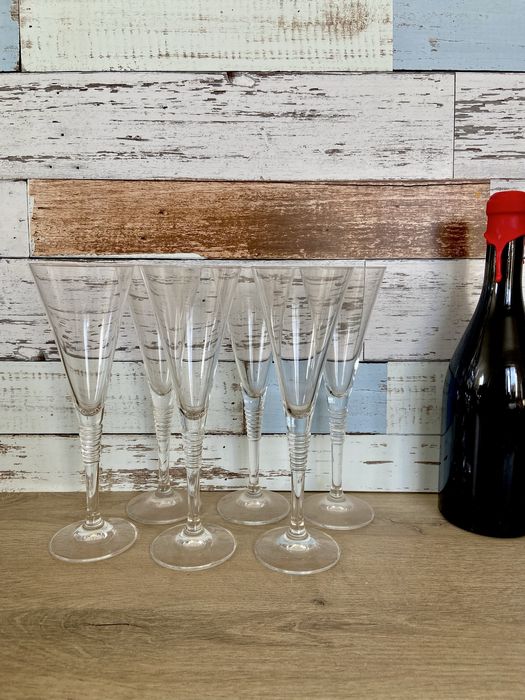 Чаши за вино цветно стъкло